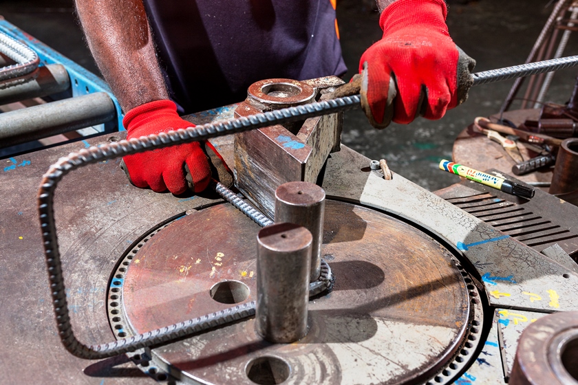 bending+bar+on+the+manual+bender(small)